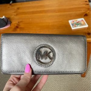Micheal Kors wallet
